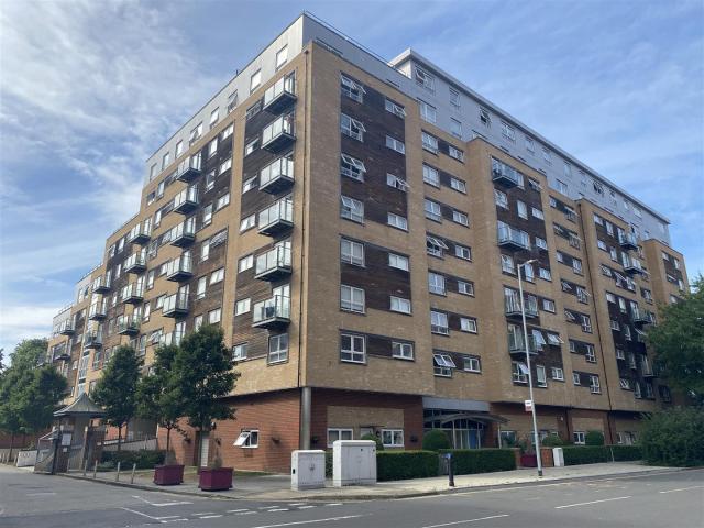 Apartment at Cherrydown East, Basildon