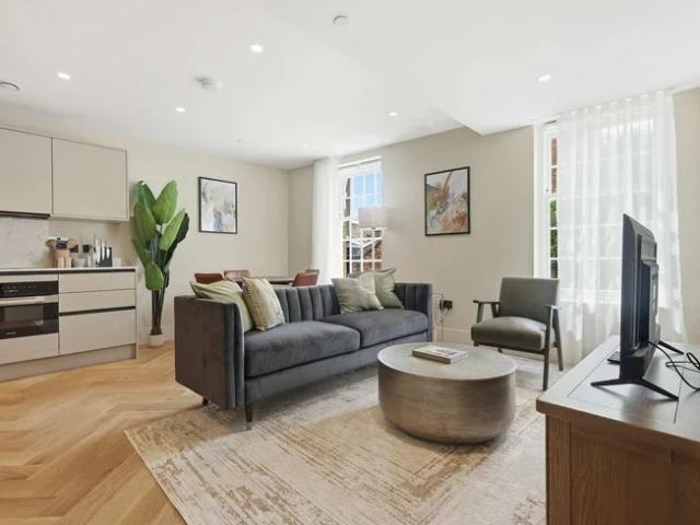 Apartment at Cheyne Walk, Greater London