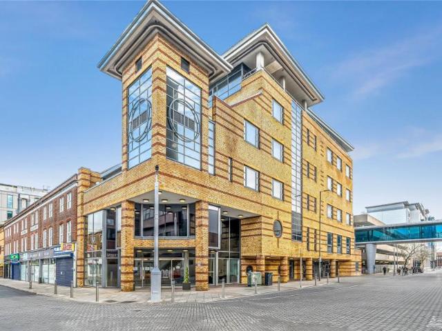 Apartment at Chobham Road, Woking