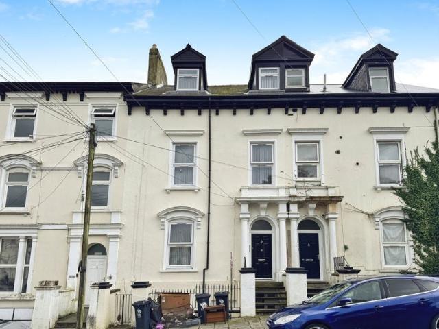 Apartment at Clytha Square, Newport