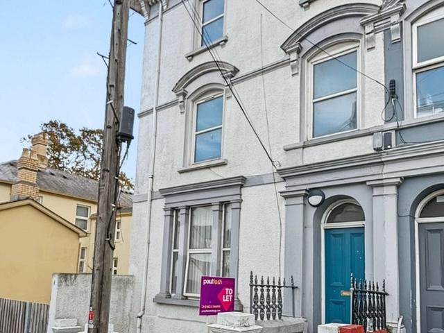 Apartment at Clytha Square, Newport