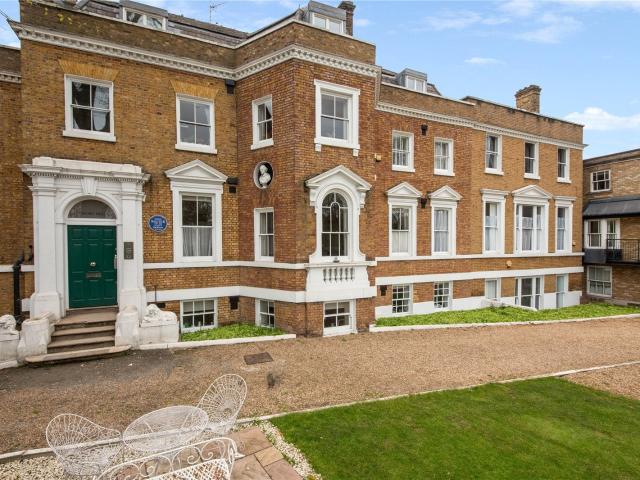 Apartment at Clapham Common North Side, Greater London