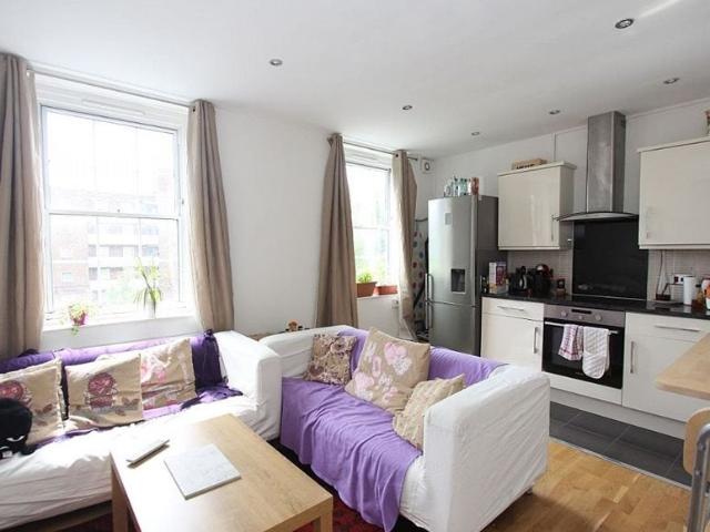 Apartment at Clapham Crescent, Greater London