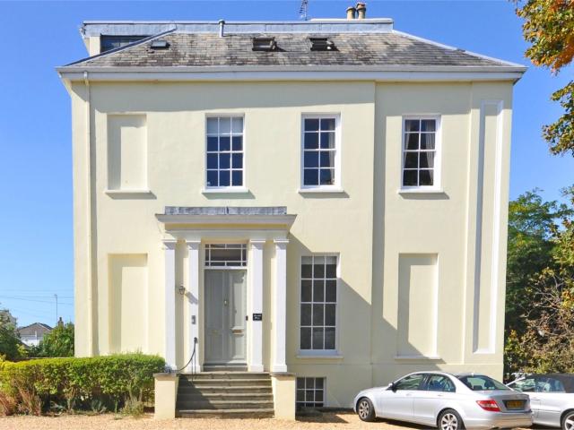 Apartment at Wellington Square, Cheltenham