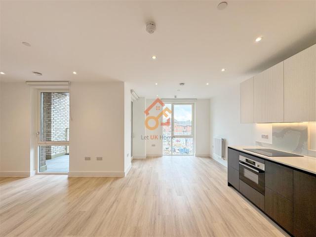 Apartment at Clarendon Path, London