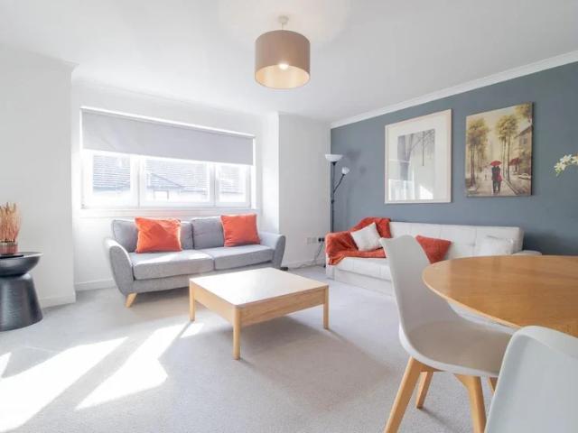 Apartment at Clark Street, Renfrew
