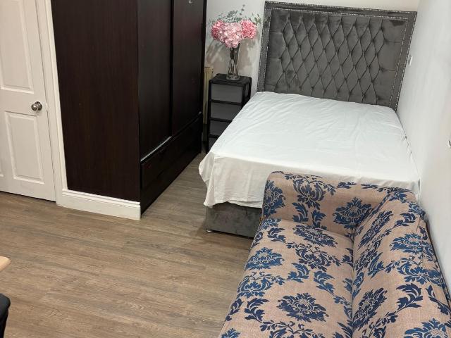 Apartment at Clayhall Avenue, Greater London