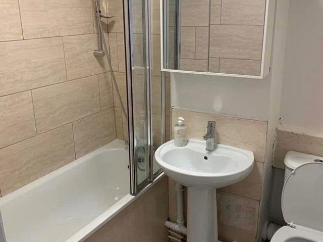 Apartment at Cliff Mount, Leeds