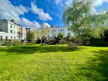 apartment at Clifton, Canynge Square, BS8 3LB