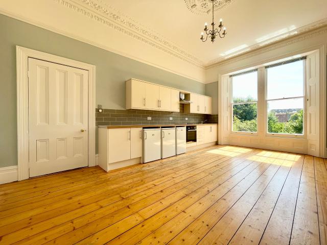 apartment at Clifton, Oakfield Road, BS8 2AW