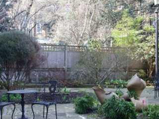 Apartment at Cliveden Place, City of Westminster