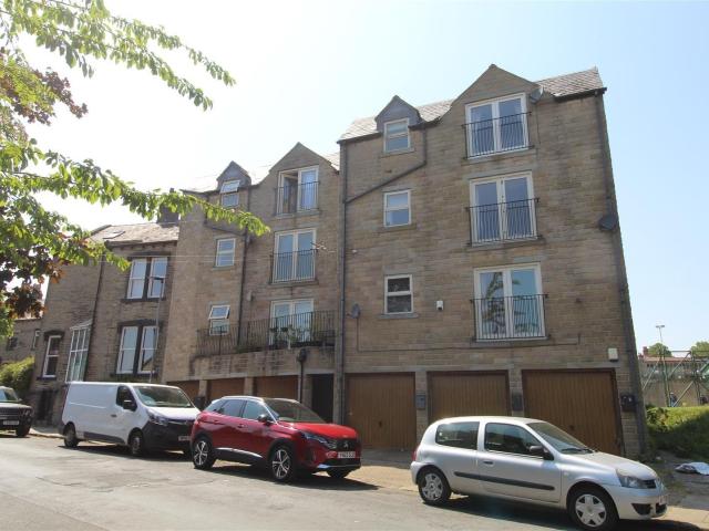 Apartment at Clover Hill Road, Calderdale