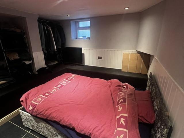Apartment at Cranbourne Road, Bradford