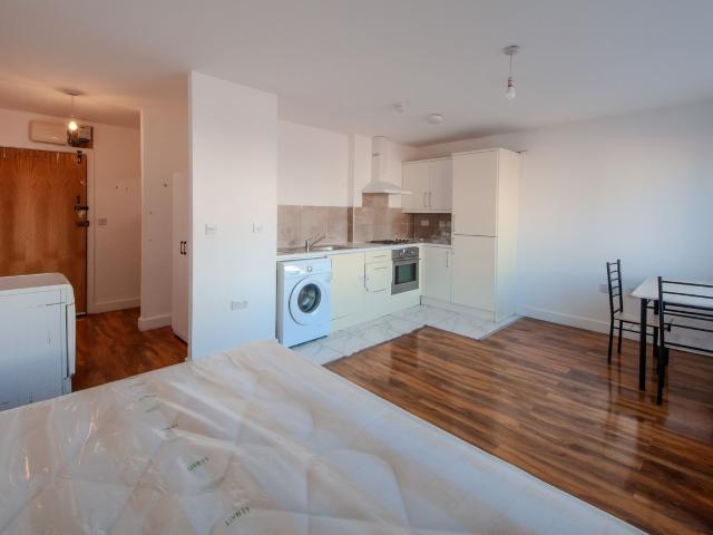 Apartment at Cranbrook Road, Greater London