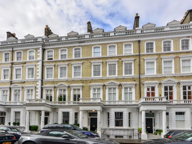 Apartment at Cranley Gardens, Greater London