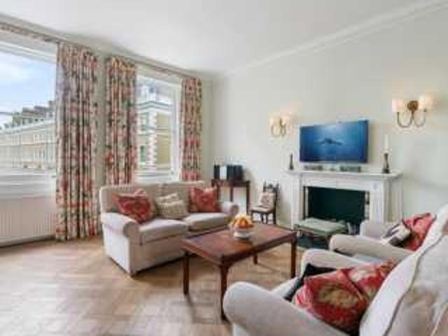 Apartment at Cranley Mews, Greater London