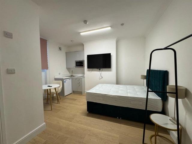 Apartment at Cromwell Crescent, Greater London