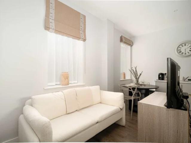 Apartment at Crosby Road North, Crosby