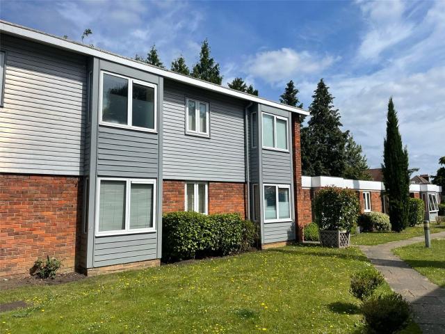 Apartment at Cross Lanes, Guildford