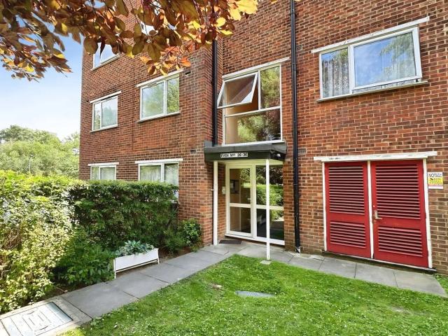 Apartment at Crown Walk, Greater London