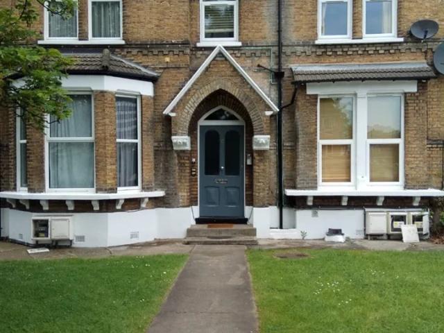 Apartment at Croydon Road, Greater London