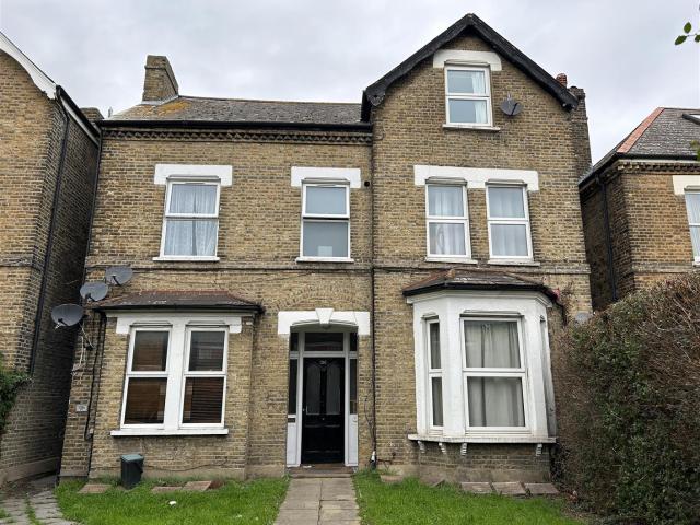 Apartment at Croydon Road, Greater London