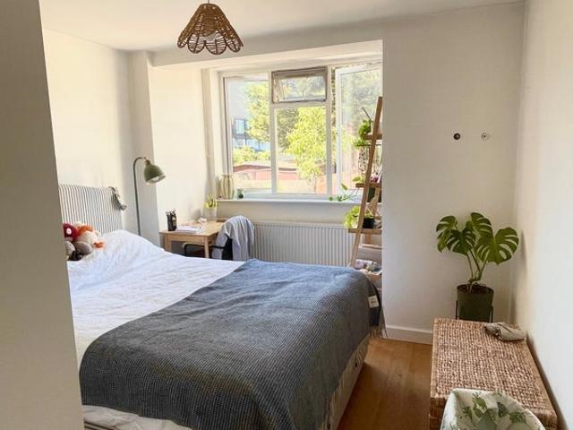 Apartment at Croydon Road, Greater London