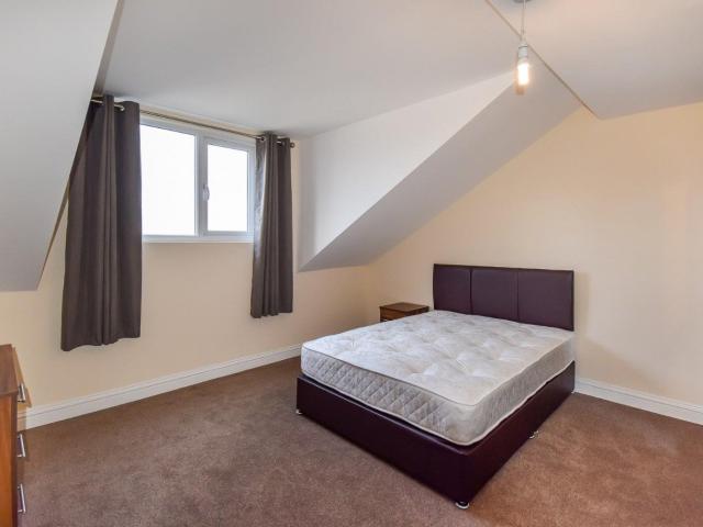 Apartment at Cutler Heights Lane, Bradford