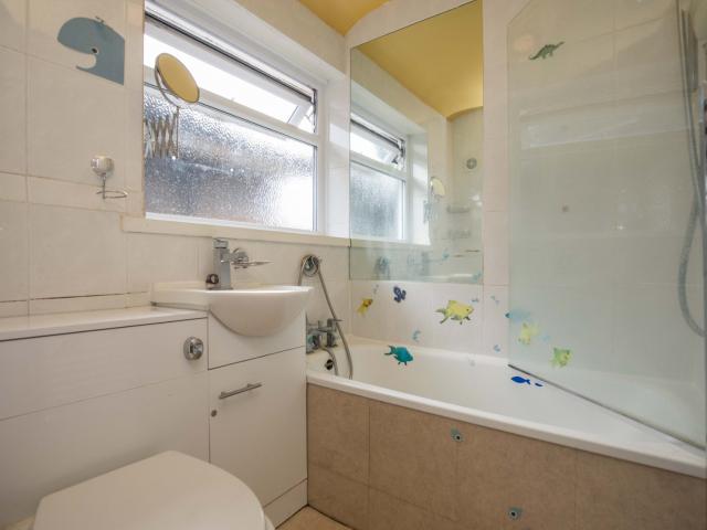 Apartment at Culvers Avenue, Greater London