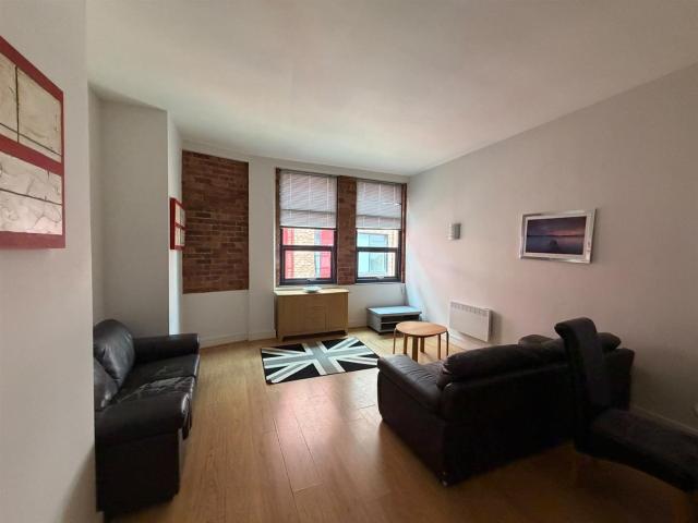 Apartment at Cummings Street, Liverpool