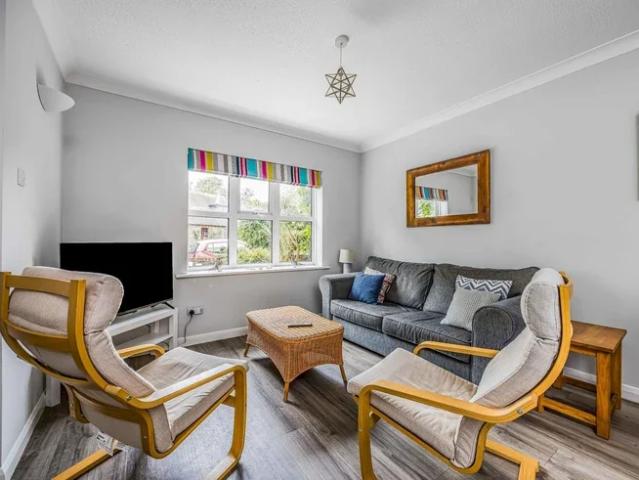 Apartment at Cunliffe Close, Chichester