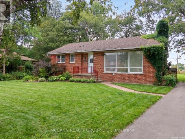 apartment at A 562 MULOCK COURT, Newmarket, Ontario, L3Y5H2