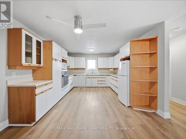 apartment at A 124 VICTORIA STREET W, New Tecumseth, Ontario, L9R1L7