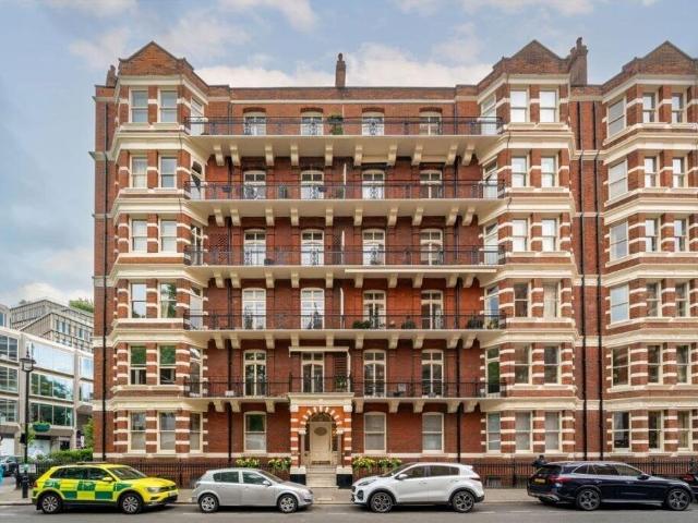 Apartment at Ambrosden Avenue, City of Westminster