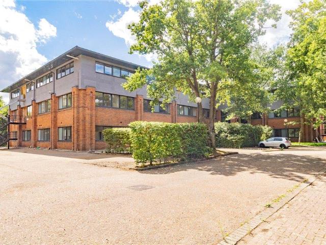 Apartment at Ancells Road, Hart