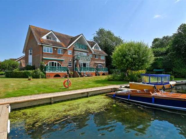 Apartment at Andrews Reach, Bourne End