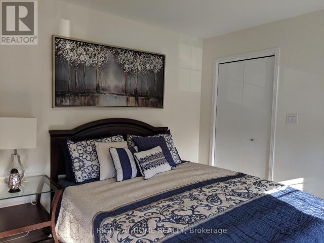 apartment at ANNEX APARTMENT 2463 REBECCA STREET, Oakville, Ontario, L6L2B1