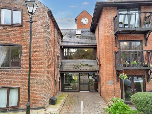 Apartment at Abbey Street, Stone