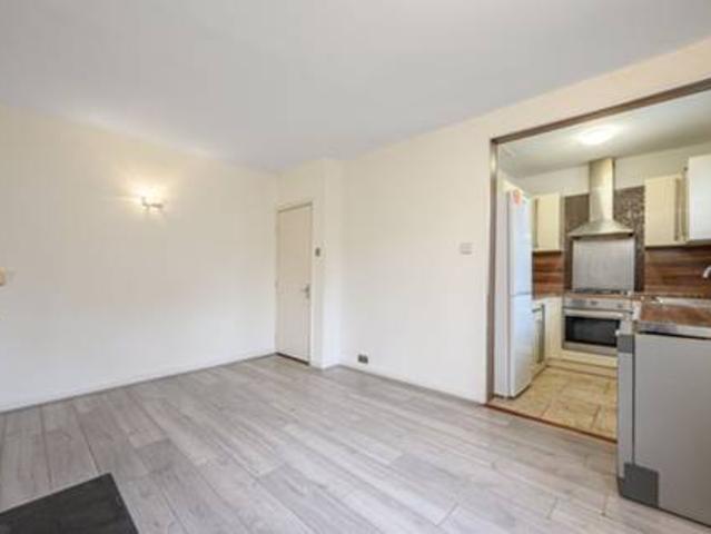 Apartment at Addison Way, Greater London