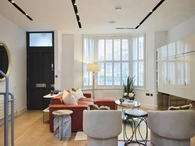 Apartment at Meeting House Lane, Greater London