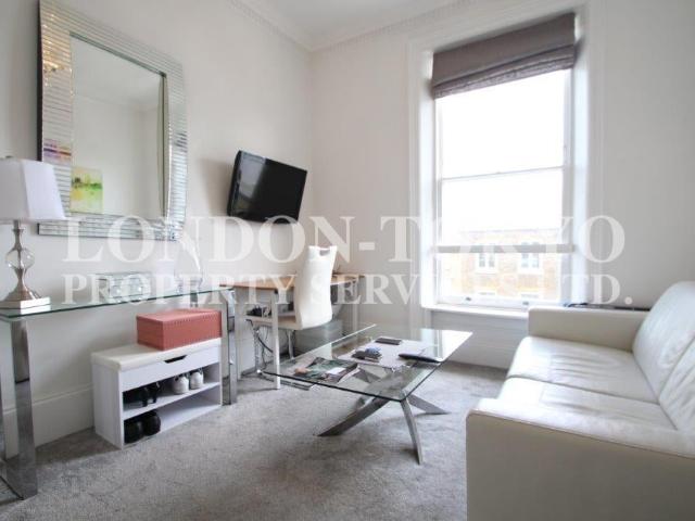 Apartment at Airlie Gardens, Greater London