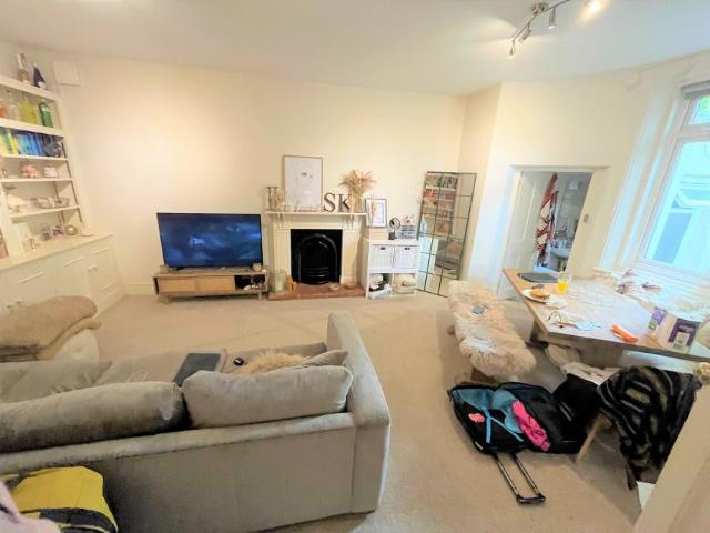 Apartment at Altenburg Gardens, Greater London