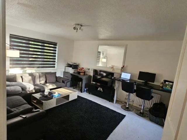 Apartment at Albany Park, Slough
