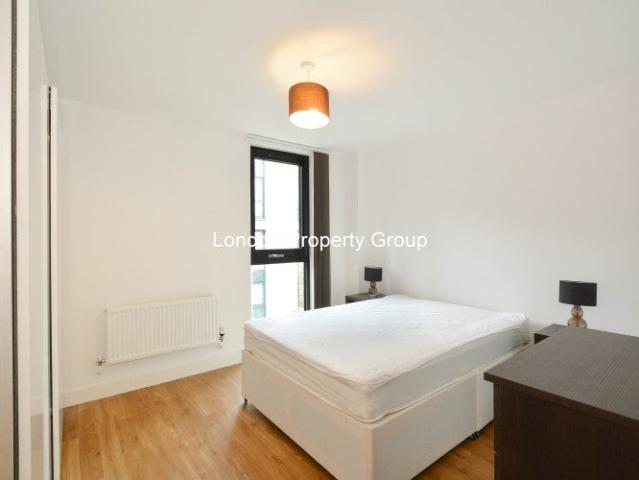 Apartment at Albatross Way, Greater London