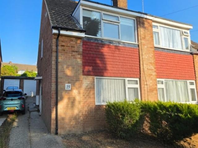 Apartment at Albemarle Avenue, Hertsmere