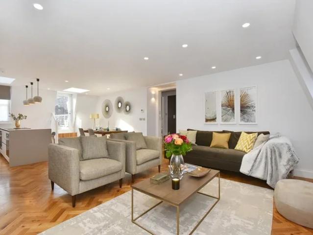 Apartment at Albemarle Street, City of Westminster