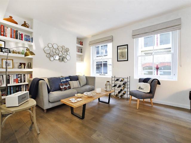 Apartment at Albemarle Way, Greater London
