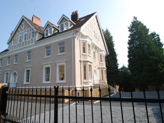 Apartment at Albert Road North, Malvern Hills