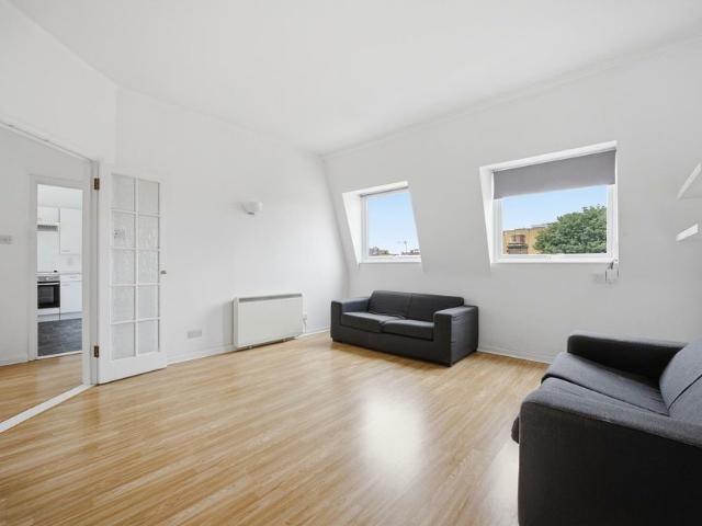 apartment at Albert Road, Yiewsley, West Drayton