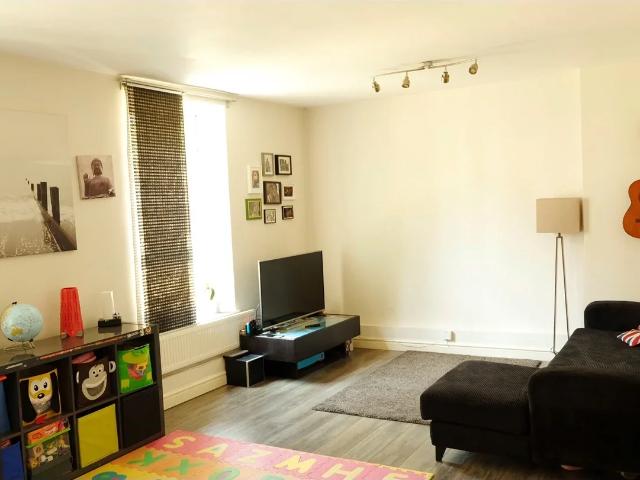 Apartment at Albrighton Road, Greater London